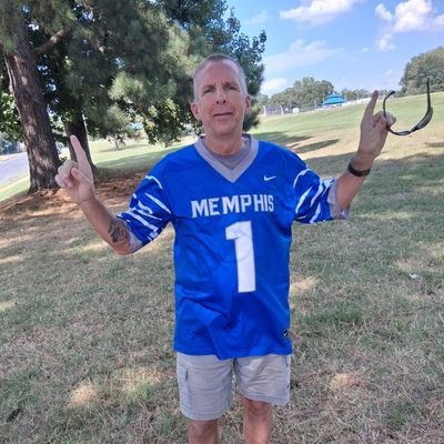 Long time Seattle Seahawk Fan from Memphis Tn, Memphis Showboats Fan, Memphis Tigers, Florida Gator Fan, UFC Fan. Big Fan of 70s,80s,& Early 90s Wrestling