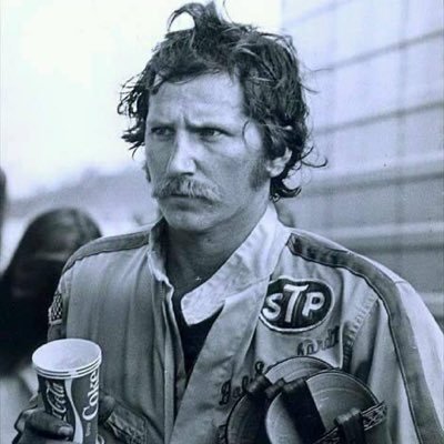 dustin_pierce3's profile picture. 