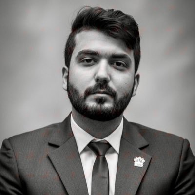 مهندس مدني وطالب قانون | قائد كشفي وعضو اتحاد طلبة الجامعة الأردنية 2024 | وللحريّةِ الحمراءِ بابٌ بكلِّ يدٍ مضرّجةٍ يُدَقُُ🔻
