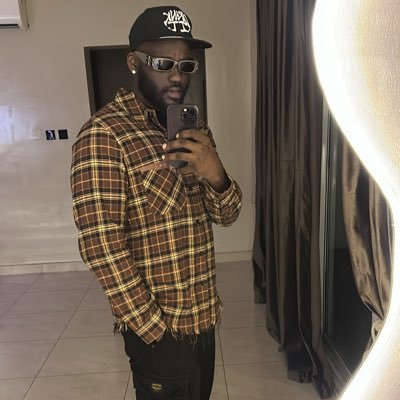 walizz_'s profile picture. Calm face, wild mind @wawacave