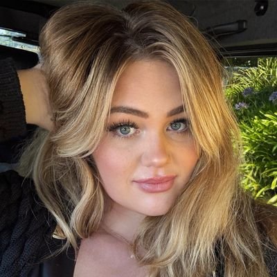 selenavalora1's profile picture. Here for growth, knowledge, and good vibes only 🌱