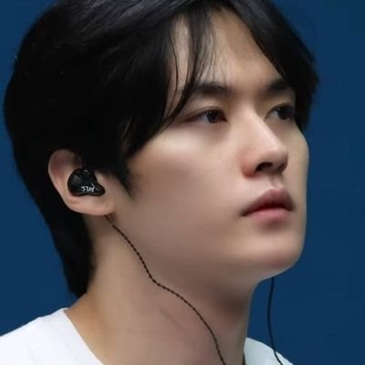 ➤ If I dissapear suddenly it's because I'm a college student and probably kms.____🐰🦂