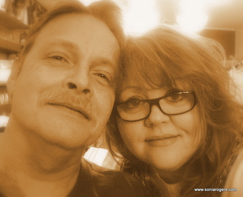 Business Genius marries Social Butterfly. Entrepreneurs, Wicked Bowlers, Authors, Dog Lovers & Shine Specialists! Tell us your story! We Follow Back!