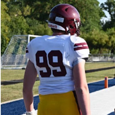 Loyola Academy 🏀🏈 DE | c/o 2028 | 6’2 215 | 3.5 GPA |