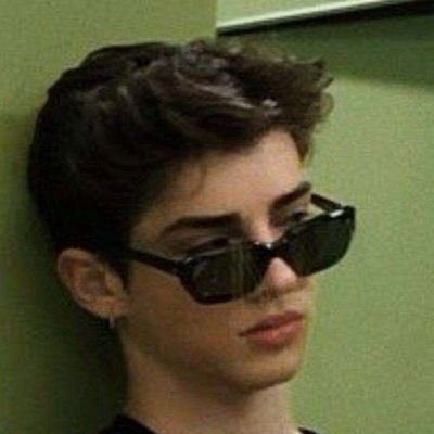 gulabjaamoooon's profile picture. aligning with authenticity