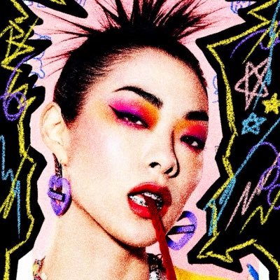 seu acervo de memes, notícias e genéricos da cantora, atriz e modelo nipo-britânica rina sawayama.