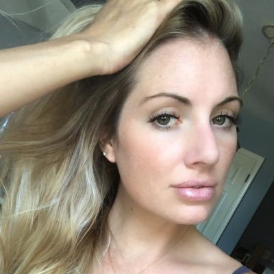 Bianca584145's profile picture. 