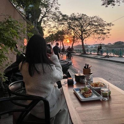 oolloolloollo's profile picture. Calm seas, bright horizons 🌊☀️