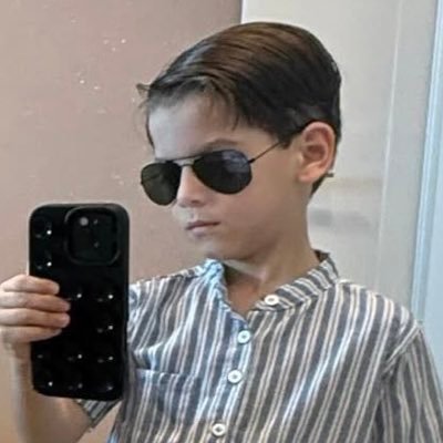 fotógrafa, Social Media/marketing, graduada em direito e multifandom, dou RT em coisas aleatórias @centralpitel @central.alvxaro (insta)