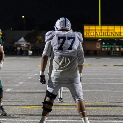 AaronxHinojosa's profile picture. La sierra ‘26 | RG | 6,3 270 lbs | Contact number 951-350-6714