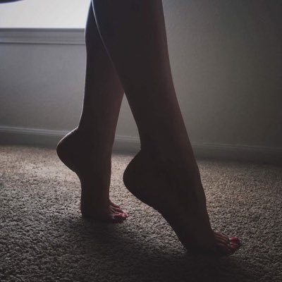 aurafeet08's profile picture. Hi Daddy, i’m Aura. i post links and if you want special orders DM 🌚❤️‍🔥✨