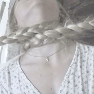 sweet shy puppy girl princess 🎀 25 . have a particular liking for 🍇ist & ☪️. autistic 🇺🇸 girl. no tw, hard kinks ahead.