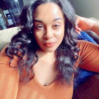 40+ Twitter | Creator | Interior design is my side piece | My life runs on music Art, energy & vibes. November♏️ Views are my own.