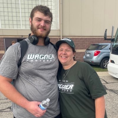 seegerdonna77's profile picture. Proudest football mom in the world 🌍 🏈🏈🏈🏈❤️❤️