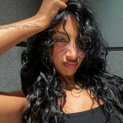 ☆ básico? NÃO!!! eu escuto mitski, charli xcx, shygirl, AESPA, arca... eu uso óculos de sol branco em tecnos insalubres de SP eu sou EDGY!!!