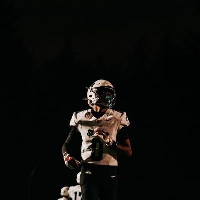 6'3,170WR,CB @SheldonIrishfb(OR)3.8GPA/CO27
Socials:barrymyles_12
HC:@martell_t11
4.6 40|78-inch wingspan
trainer: @boogiewatkins
@lesschwabbowl participant 1x