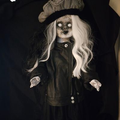 South Texas museum junkie 🏛 Recycled toy artist 🎨🖌
Halloween is a lifestyle 🎃
Believer in a blue Texas 💙
🌊RESIST🌊