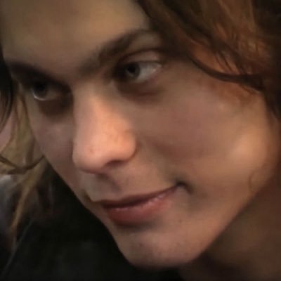 #HEARTAGRAMTWT my heart’s a graveyard baby, and to evil, we make love