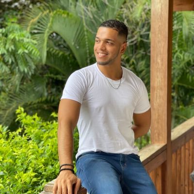 Danyjj97's profile picture. Una gente ahí…