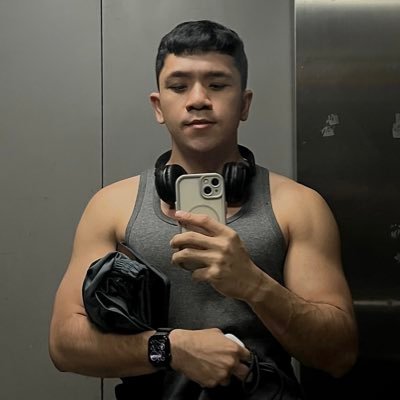 Partnered- Aquarius ♒️| Metal Goat| Cat Person| 5’7| Loves - 🍩🥘🏋️🏃♂️❤️🍚 🌅 📱gym dump.random.rants.Head•Introvert• Green Jokes• Italian food• ☕️🐈