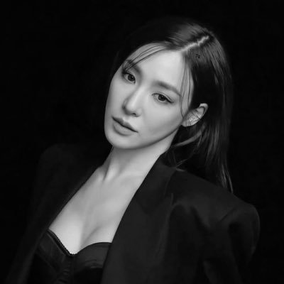 Clumsiest diva alive 🌟 | Meat enthusiast 🍖 | Eye-smile power ⚡ | Fluent in yelling across floors 🗣️ | Pet mom to 4 fluffballs 🐶 | T-Manager in training