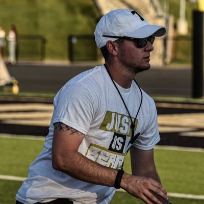 @thsbearfootball Offensive Coordinator & Asst. Head Coach • #Flexbone • Head Baseball Coach • Strength Coach • #COMPETE