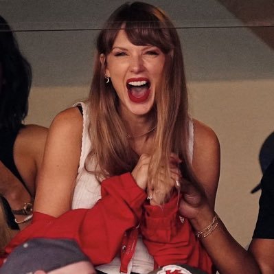 JuhL0p3s's profile picture. •💜✨