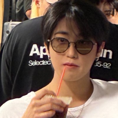 • Ot8 stay 🍃
• Han & Seungmin biased
• multishiper 🤙
-produced by 3racha