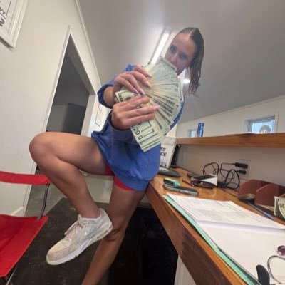 ashleytetreaul7's profile picture. 