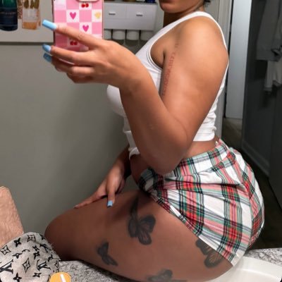 Content creator 🦋 Dm open for Ft/Dropbox/Ask of menu/Booking going on/you can text my iMessage 💬 for fast replies: biggestmonnie02@icloud.com