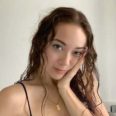 livriette's profile picture. falando sobre minha facul de Letras🫶🏻
1 Pedro 5:7  
 #studytwt 
(@acoffeelvr)