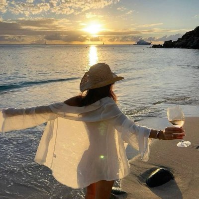 amjwd5803's profile picture. Collect moments, not things. 📸💛 #MindfulLiving  #Memories