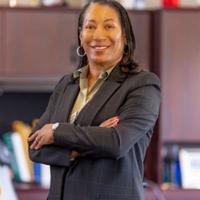 Superintendent: Advocate for Children~ Morgan State Univ. & Notre Dame of MD Alum~#Musician~#TBΣ~#AKA1908~
#MDRaised ~#All4Kids~Armored: Eph. 6:10-17