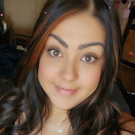 Wife 💍 Mommy 👩🏻🤝👩🏼 Queen 👸🏻 DogMom 🐾 Scorpio 🦂 Mexicana 🇲🇽 #Blessed 🙏 #Spoiled 👑 #Loved ❤️ #PackersShareHolder 💚💛 #GoPackGo🧀
NO DMs 🚫