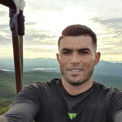 Dios es mi guía 🙏🏼 CR(PZ)🇨🇷 👌🏽(Trabajo Social y Adm de Empresas👨🎓)
📍GT🇬🇹 @CobanImperial🤴 #11⚽️🏃♂️💪🏼
FB: Aaron Navarro Céspedes
IG: aaron_nc_11