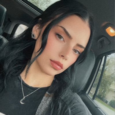 Outspoken | Auto Immune Warrior 🙏🏼 | I’m a Mommy | Yaps a lot | 🌹🌙✝️👻