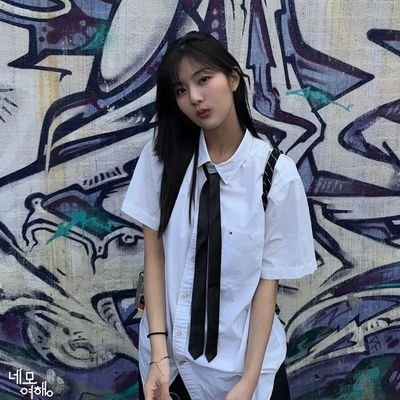 piecenabastala's profile picture. 𝐓𝐚𝐥𝐚 𝐝𝐢𝐬𝐢𝐧𝐢🥨
𝐉𝐮𝐬𝐭 𝐨𝐫𝐝𝐢𝐧𝐚𝐫𝐲 𝐩𝐞𝐫𝐬𝐨𝐧
ʟᴀғᴇɴᴅᴇʀ🪻
Random, Writing, Reading, Yapping, Watching☺️