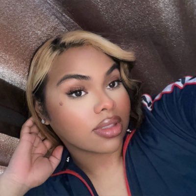 pull ya pants down and enjoy 😈🥴🫶🏾. •23✨🎉FaceTimes 🩷 Beyoncé enthusiast 🐝 ya secret is safe here 🤫. . 😉 🏜️🌵