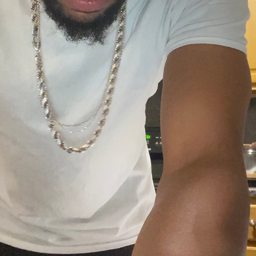 SolomonResu's profile picture. 