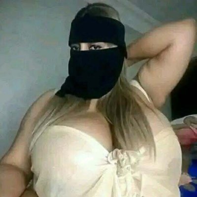 انا الشيخة فوزية 52 سنة ارملة فلاحه من المنصورة خاطبة و معلمة قرآن للاطفال و مفتية لاخواتى المسلمات 🧕🏻❤️