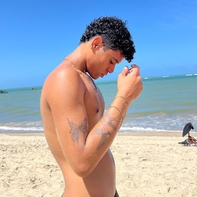 heenriiqx's profile picture. Aprendendo | crescendo | evoluindo.
Eu decidir viver, não agradar! 🥋🥇