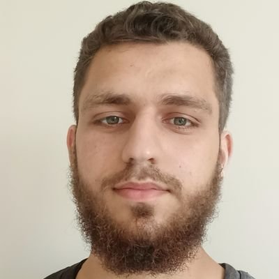 اهلابك 👋 أنا يزن مطور واجهات مواقع (فرونت أند) أساعدك على إنتاج مواقع احترافية بأحدث التقنيات وبأدق التفاصيل.