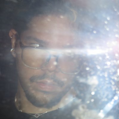 yesua_28's profile picture. ………………….no one here but me to judge meᵐᵐ 🌱🇩🇴 ……………….……….stan loona activist 🌗 ……….…………………….and now i do, i wanna move out of the black into the blueˡᵈʳ 🍒