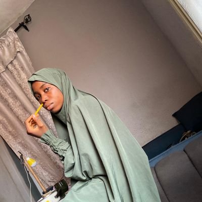 I'm shukuroh|Muslim 🧕|chemist🧑🔬|First class graduate|Teacher and a Researcher|unilorite