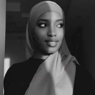 Il vaut mieux suivre le bon chemin en boitant que le mauvais d’un pas ferme.🌹