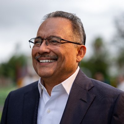 Alcalde reelecto 2024-2027 de Escobedo, Nuevo León. Maestro en Ciencias Políticas. Papá de 5 maravillosos hijos. #Tigre de corazón 🐯