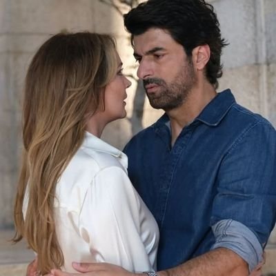 THEQUEENOFDRAM6's profile picture. UNAFRAID TO PLUMB THE COMPLEX DEPTHS OF OUR MOST COMPLEX AND COMPULSIVE BEHAVIOR - REFINERY29 🍎🍎