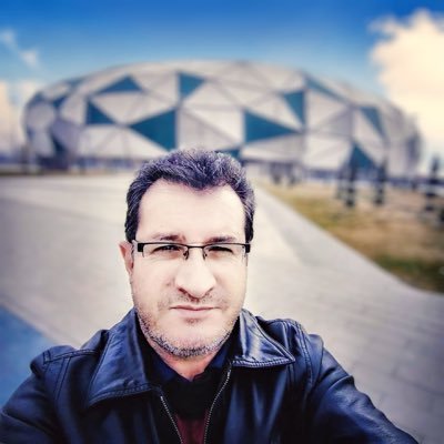 yilmazsuat's profile picture. Kimi doğru insanı beklerken,kimi yanlıș insana katlanırken. Ve herkes bir șeyin bedelini ödüyor;bazen seçtiklerinin,bazen seçemediklerinin.