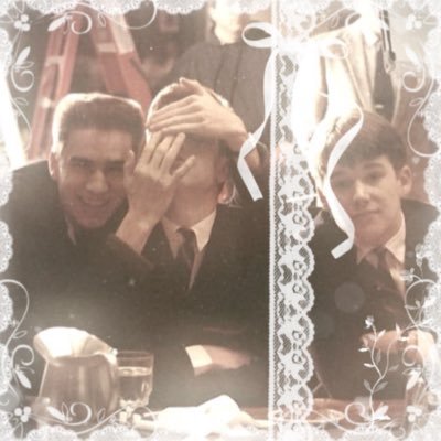 ethan hawke + robert sean leonard lover girl & no1 reality bites fan | priv: @hawkelovr