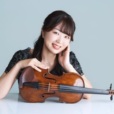 神戸市出身のヴァイオリニストです。読売日本交響楽団首席奏者、(財)地域創造登録アーティスト。音楽と美味しいもの、映画と本、全国各地で出会うこどもたちが元気の源♡